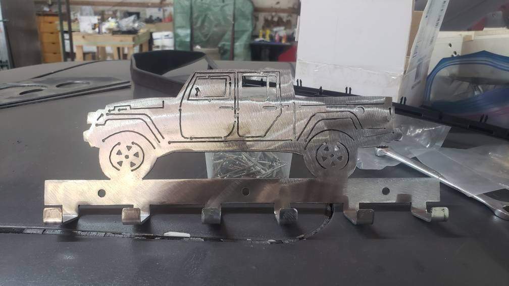 Jeep Gladiator Keychain Rack – Steel Wall Mounted Offroad Truck Organizer